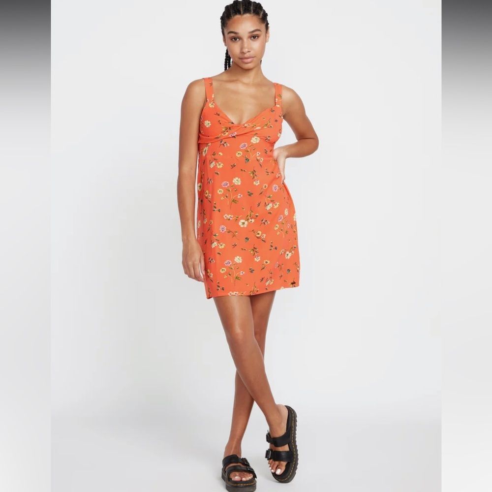 NWT VOLCOM HEY BUDZ DRESS - DARK CORAL. Size Large